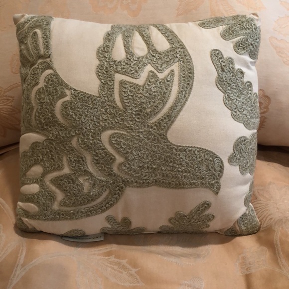Rare ♥️ Pottery Barn Embroidered Dove Pillow - Picture 2 of 14